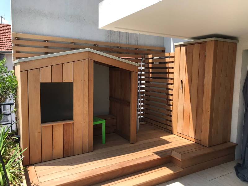 Aménagement d'une estrade avec cabane pour enfant claustra et placard de rangement à Lyon 3