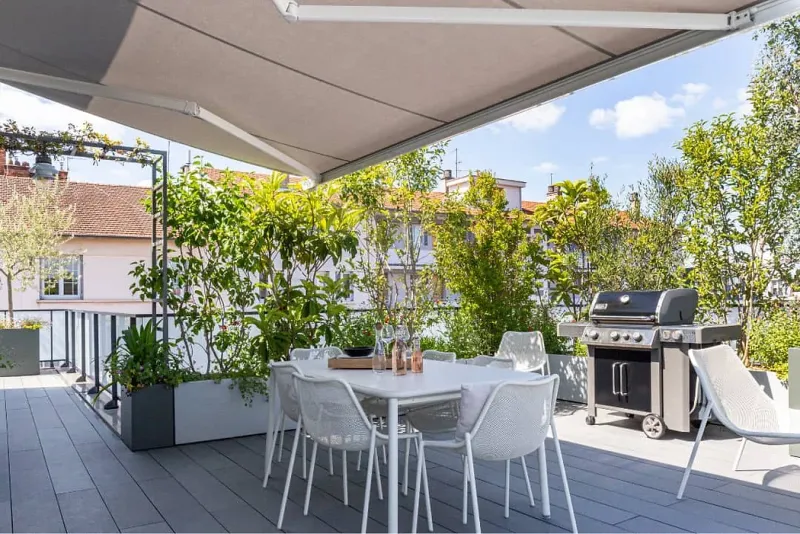 Aménagement Toit Terrasse de 90m² avec spa à Lyon 03 quartier Sans-Souci