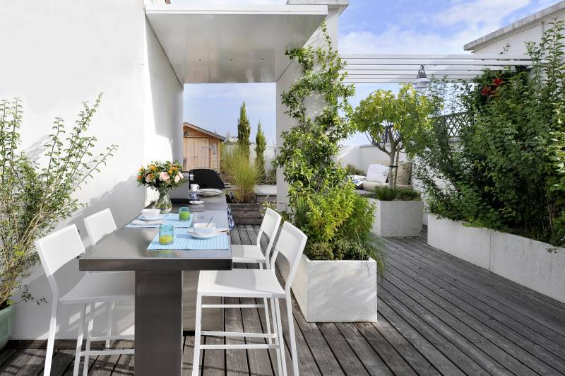 Aménagement Toit Terrasse de 100m² avec cuisine extérieure à Lyon 5